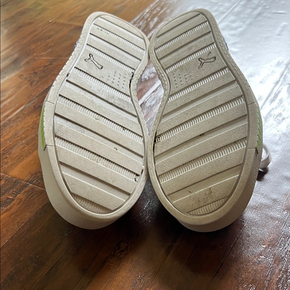 Puma Sneakers in White with Pink and Blue Highlights Youth 6 - Picture 11 of 12